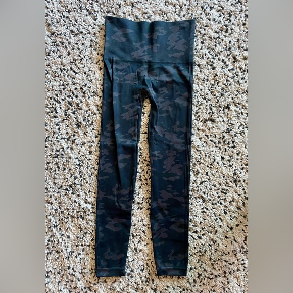 Camo Leggings - Spanx - Picture 1 of 2
